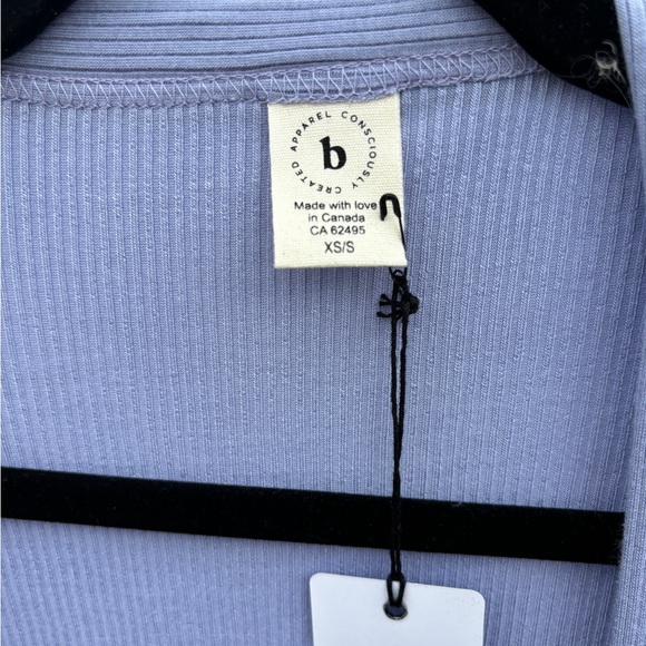 BNWT extremely soft flowy sweater - Picture 3 of 3